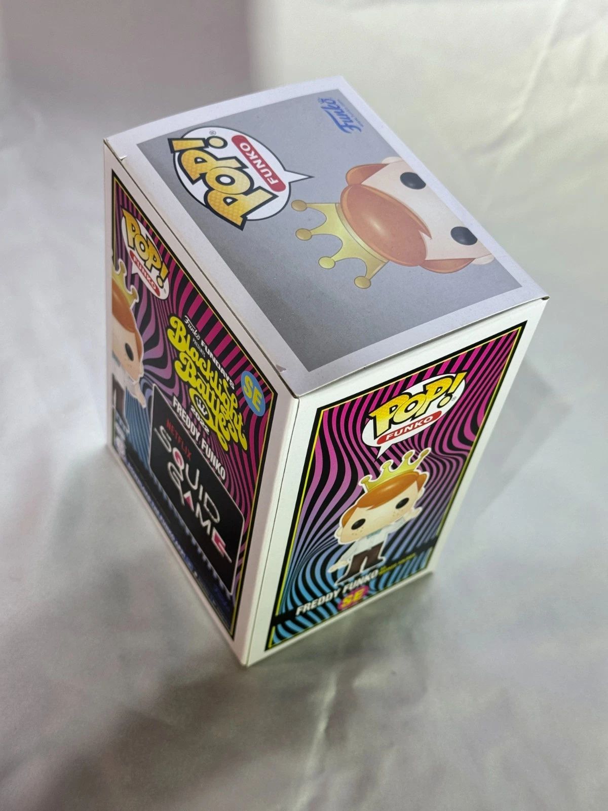 Funko Pop!: Fundays #SE 4000 PCS Freddy Funko as Masked Soldier SQUID GAMES